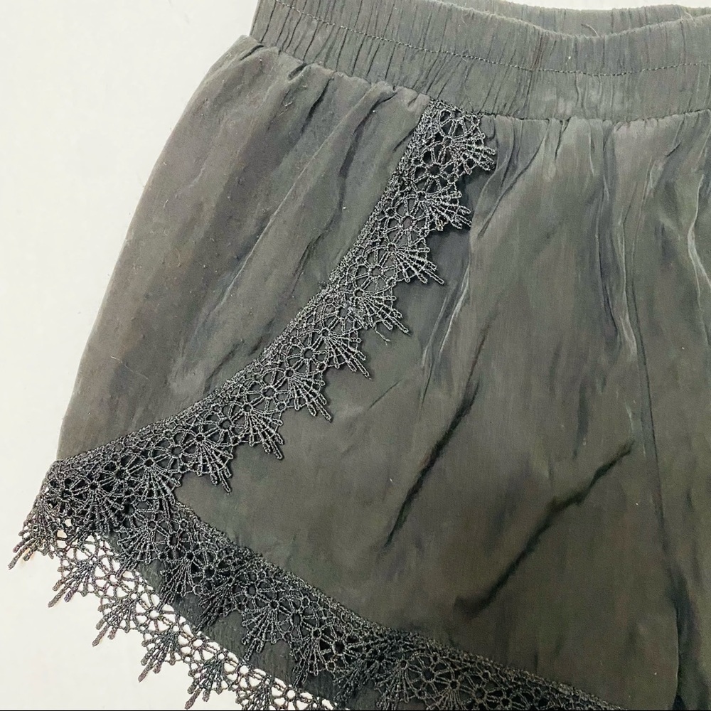 Girl Revolution Embroidered Black Shorts Sz:M - Picture 5 of 5
